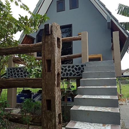 Joglopari Guesthouse Room 2 Bukan Untuk Pasangan Non Pasutri Tjepit Exterior foto